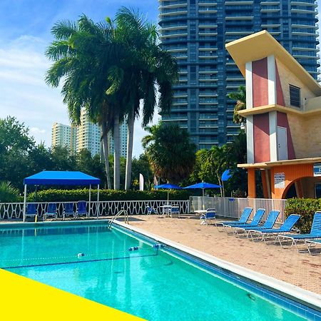 Bposhtels Hollywood Florida Ostello Esterno foto